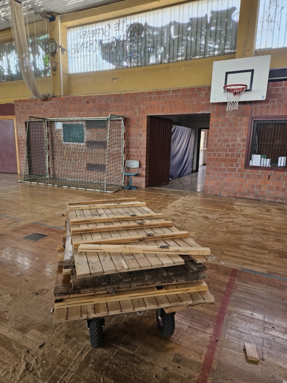 Pestalozzi sports floor detail